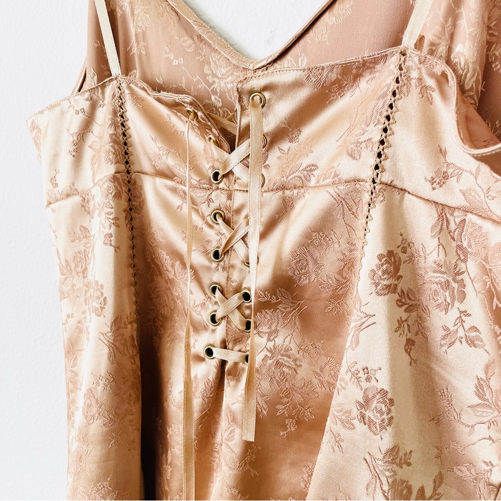 Vintage Victoria’s Secret MEDIUM gold lace back chemise slip lingerie - Picture 5 of 6